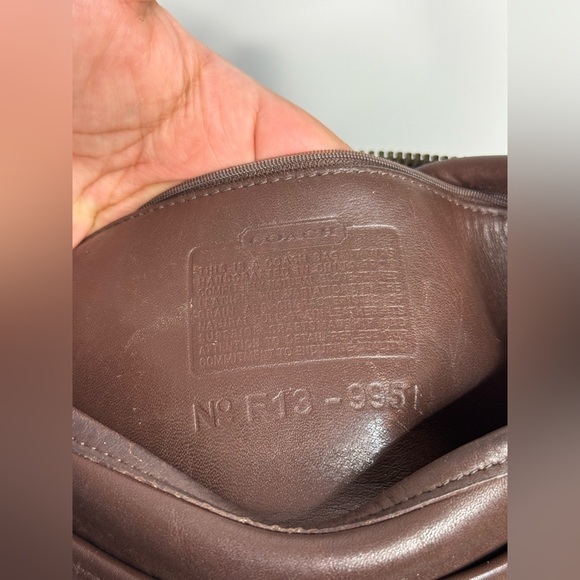 Vintage Coach 9951 Patricia Legacy Brown Leather
Messenger Shoulder Bag - Picture 11 of 13